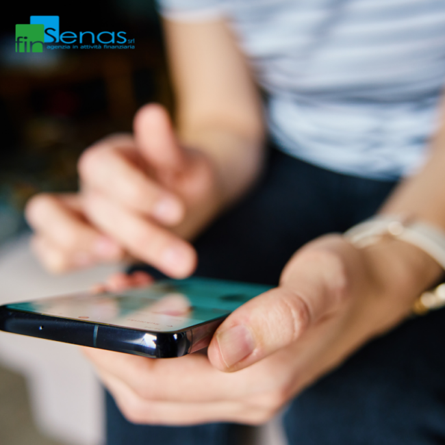 CIE come lo SPID come attivarla online anche senza uno smartphone di ultima generazione Persona utilizza uno smartphone per attivare la Carta d’Identità Elettronica come strumento di accesso ai servizi online.